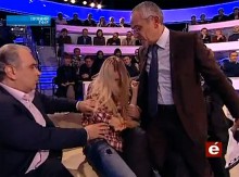 Депутат подрался с лидером движения FEMEN в прямом эфире