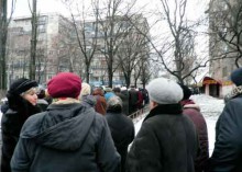 Киевляне выстроились в очереди за чаем под выборы
