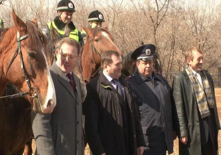 Донецкому полку ПС подарили лошадей для патрулирования