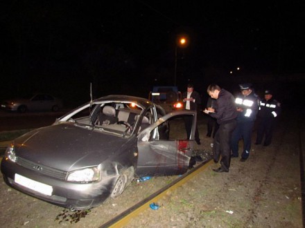 В Донецкой области четверо подростков разбились на угнанном автомобиле (ФОТО)