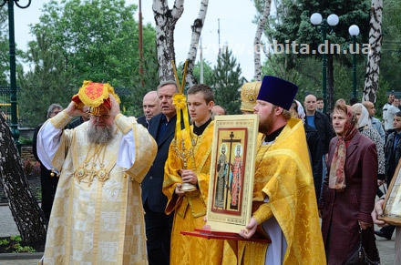 Освящение храма святых равноапостольных царей Константина и Елены Освящение храма святых равноапостольных царей Константина и Елены