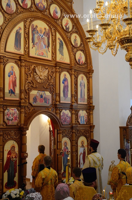 Освящение храма святых равноапостольных царей Константина и Елены Освящение храма святых равноапостольных царей Константина и Елены