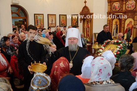 Освящение храма святых равноапостольных царей Константина и Елены Освящение храма святых равноапостольных царей Константина и Елены