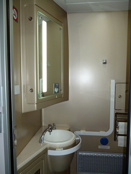 В Донецке открыли железнодорожный вокзал В Донецке открыли железнодорожный вокзал