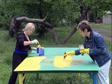 Красноармейские волонтеры приводят в порядок детские площадки (ФОТО)