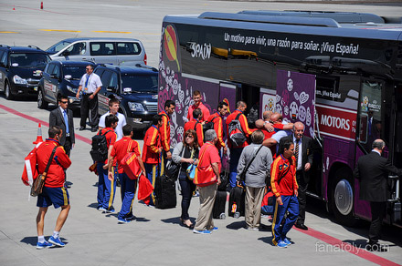 Сборная Испании прибыла в Донецк Сборная Испании прибыла в Донецк
