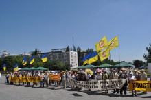 Чернобыльцы уже три дня митингуют в Донецке