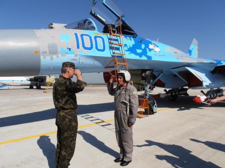 Воздушное пространство над Донецком сегодня будут охранять военные самолеты Воздушное пространство над Донецком сегодня будут охранять военные самолеты