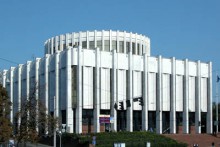 Участники акции протеста против принятия закона о языках провели всю ночь возле Украинского дома