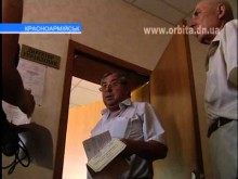 Как красноармейские чиновники общаются с журналистами (ВИДЕО)