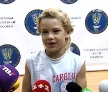 Школьник установил национальный рекорд по отжиманиям