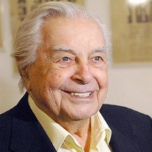 Известный режиссер Юрий Любимов находится в коме