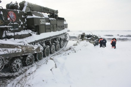 На дороги Донецкой области вышла военная техника