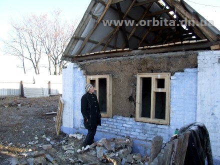 Многодетная семья из Зверево рекордными темпами восстанавливает сгоревший дом Многодетная семья из Зверево рекордными темпами восстанавливает сгоревший дом