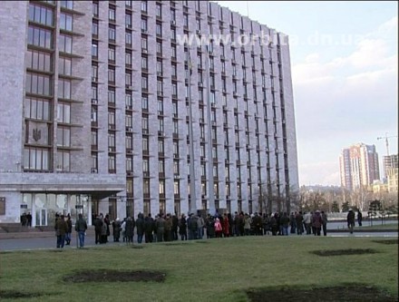 В Донецке министрам энергетики и экологии пришлось отвечать за сланцевый газ (ФОТО)