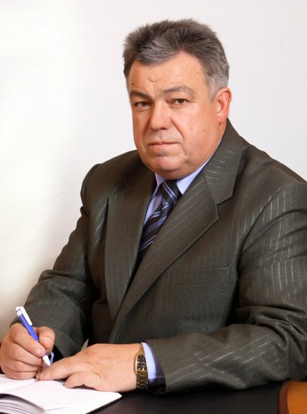 Банковские работники не нужны. Требуются водители и сварщики!
