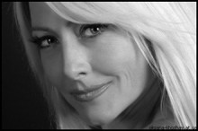 Умерла известная украинская певица Оксана Хожай