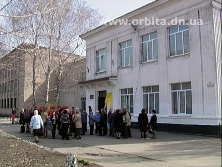 Красноармейская школа №12 увековечила память о своем первом директоре