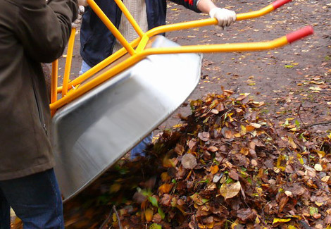 Власти Красноармейска вышли на субботник