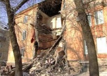 В Константиновке обрушилась стена 3-этажного жилого дома 