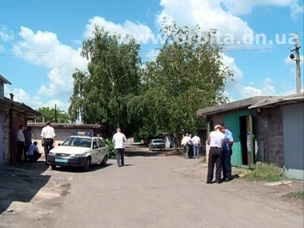 Трое погибших, найденных в гараже в Красноармейске, были застрелены (ОБНОВЛЕНО, ФОТО)