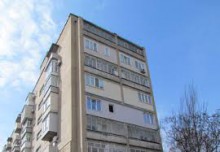 В центре Красноармейска женщина разбилась насмерть, выпав из окна