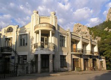 Умерла 10-летняя девочка, пострадавшая при обрушении балкона в крымском санатории