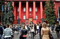 Вузам разрешили начинать учебный год, когда им захочется