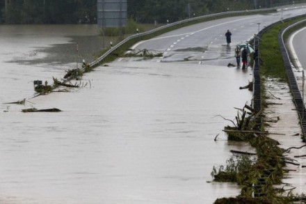 В Германии вода прорвала дамбу