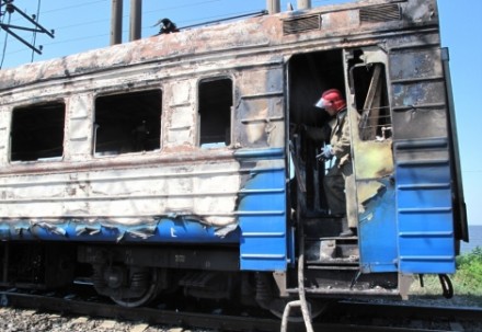В Запорожье из горящего вагона электрички пассажиры выпрыгивали на ходу