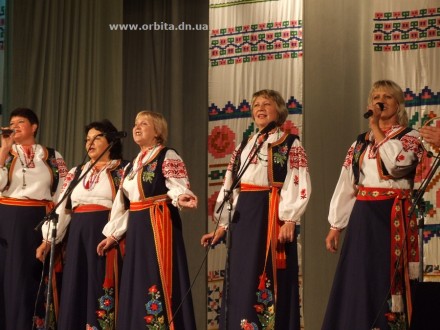 В Красноармейске прошел фестиваль украинской и зарубежной песни