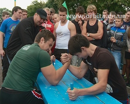 В Димитрове ко Дню физкультуры и спорта провели спартакиаду