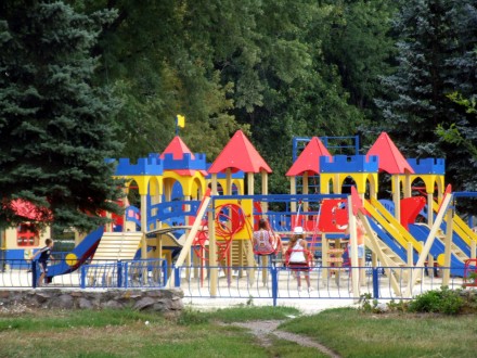 В Красноармейске появятся места для парковки и свадебных прогулок