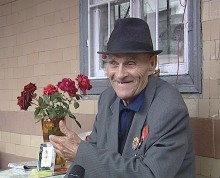 Почетному ветерану ВОВ И. П. Письменному из Красноармейска сегодня исполняется 94  года