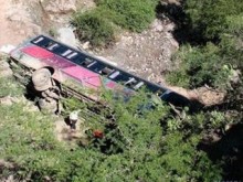 В Таиланде автобус с паломниками упал в пропасть