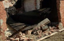 На Луганщине под обрушившейся крышей погиб ребенок