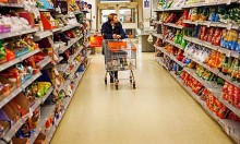 На Львовщине 17 человек отравились курятиной из супермаркета