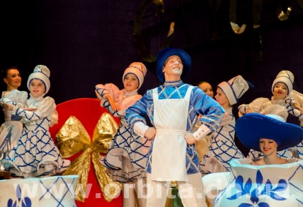 «Отрадушка» порадовала красноармейчан красочными номерами