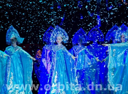 «Отрадушка» порадовала красноармейчан красочными номерами