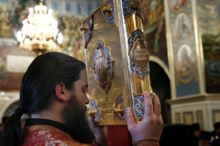 В Киево-Печерскую Лавру прибыли Мощи Георгия Победоносца