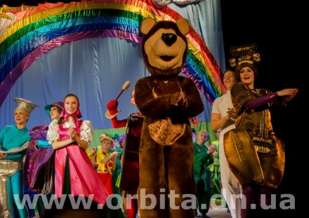 «Отрадушка» порадовала красноармейчан красочными номерами