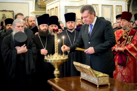 В Киево-Печерскую Лавру прибыли Мощи Георгия Победоносца