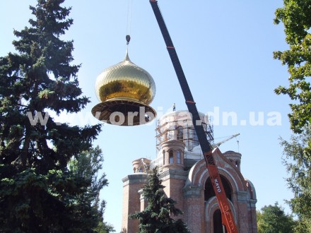 Самый большой купол Свято-Михайловского храма весит более 9 тонн