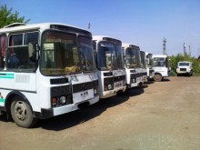 В Димитрове сделали стоянку для автобусов прямо под окнами жилого дома