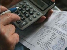 Жители Красноармейска должны миллионы гривен за обслуживание жилых домов и придомовых территорий 