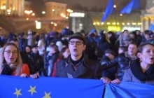 На Майдан пришло вышло около 1500 возмущенных остановкой евроинтеграции