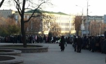 В Донецке к мощам Георгия Победоносца выстроилась гигантская очередь