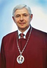 http://censor.net.ua/news/260192/yanukovich_uvolil_zamglavy_konstitutsionnogo_suda