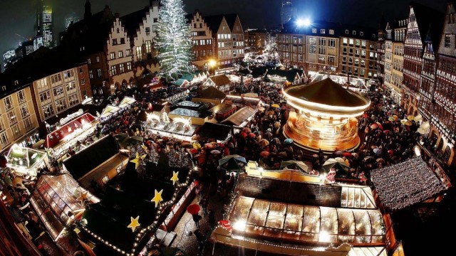 Открытие рождественского рынка во Франкфурте, Германия 