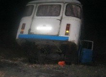 В Доброполье автобус с шахтерами съехал в кювет